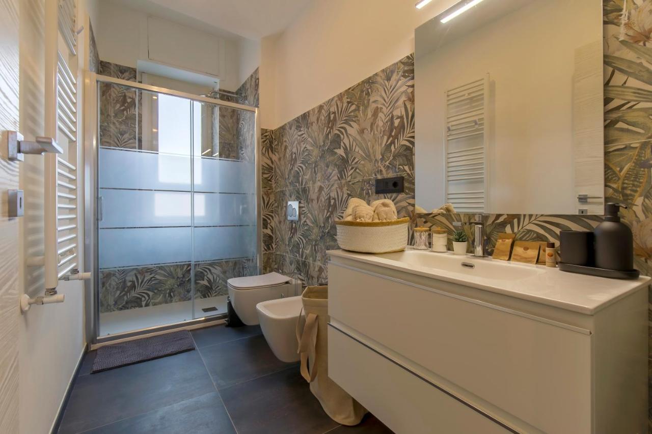 Modern & Bright 2 Bedroom Flat 50M From M4 Stop Milan Exterior photo