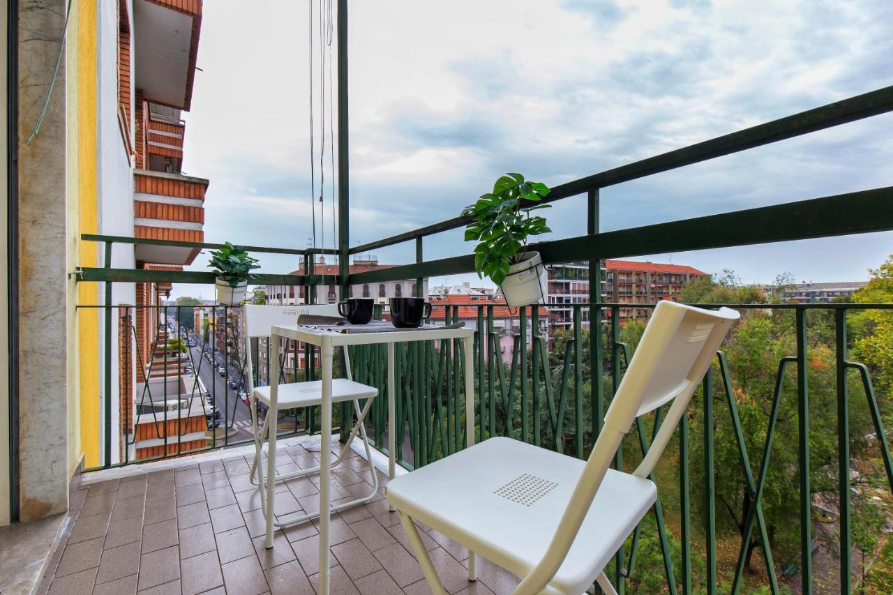 Modern & Bright 2 Bedroom Flat 50M From M4 Stop Milan Exterior photo